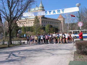 Beh oslobodenia Bojnice - Kanianka 2005 - štart hlavného preteku - položka bude otvorená v novom okne Beh oslobodenia Bojnice - Kanianka 2005 - štart hlavného preteku - položka bude otvorená v novom okne